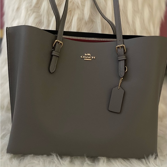 Coach Gray Tote Bag with Structured Design and Gold Hardware - Picture 1 of 6